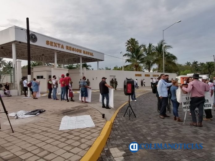 Grupos inconformes se congregan a las afueras de la Sexta Región Naval de Las Brisas 2