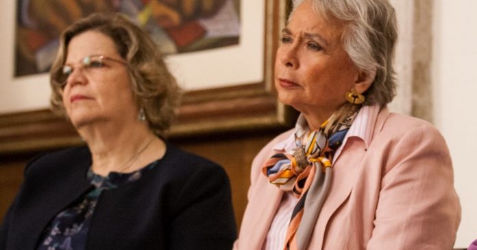 CIUDAD DE MÉXICO, 06JUNIO2019.- Nadine Gasman, titular del Instituto Nacional de las Mujeres (INMUJERES), Olga Sánchez Cordero, secretaria de Gobernación, y María Candelaria Ochoa, titular de la Comisión Nacional para Prevenir y Erradicar la Violencia Contra las Mujeres (Conavim), durante la conferencia de prensa previo a la reinstalación del Sistema Nacional de Prevención, Atención, Sanción y Erradicación de la Violencia contra las Mujeres.FOTO: GALO CAÑAS /CUARTOSCURO.COM