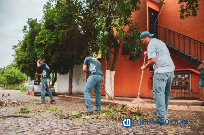 trabajadores del ayuntamiento de colima mantenimiento