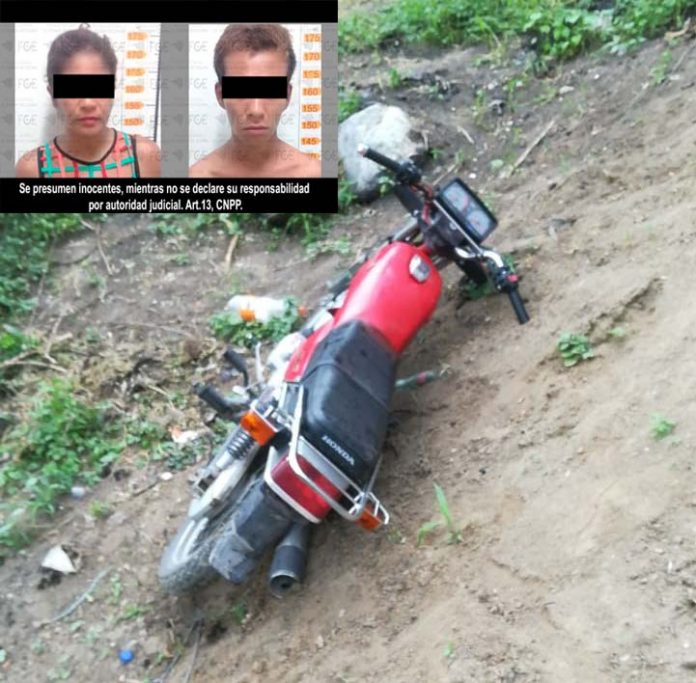 Recupera Fiscalía motocicleta robada y detiene a dos personas