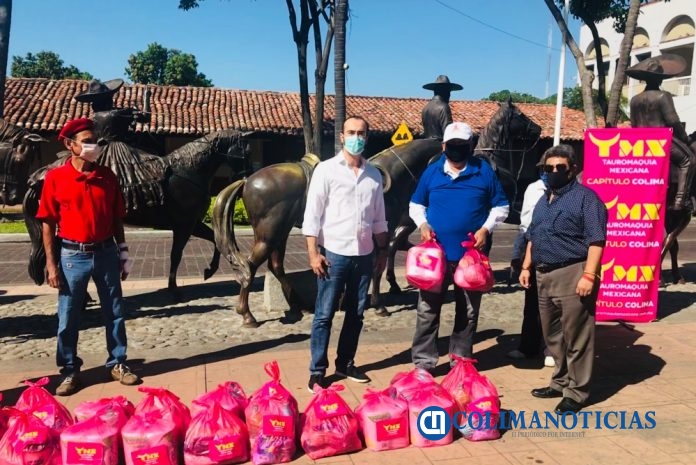 Tauromaquia Mexicana entrega apoyos a monosabios de Colima