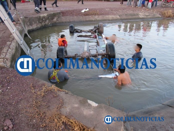 Hallan sin vida a niño perdido en canal tras volcadura de esta mañana en Tecomán (2)