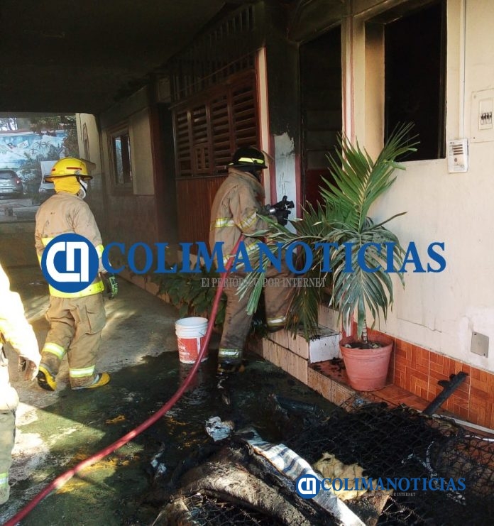 Reportan incendio en la habitación de un hotel en la calle Centenario