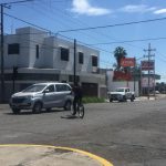 bicicleta transitando por calle