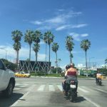 motociclistas en glorieta