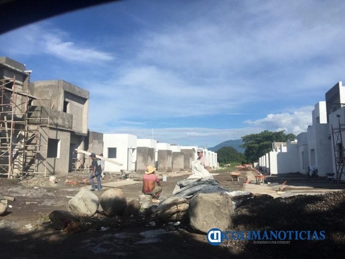 trabajadores de la construccion colima