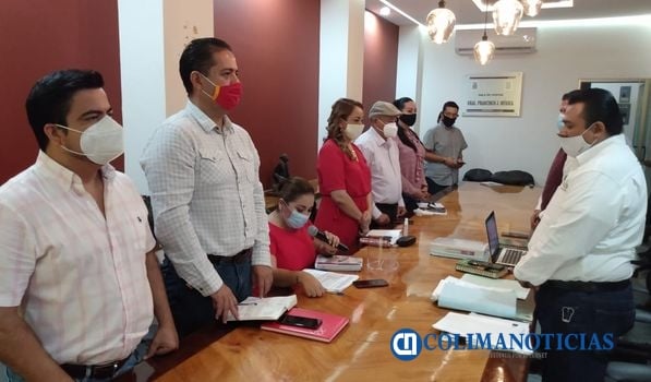 Batea la alcaldesa de Manzanillo a diputados3