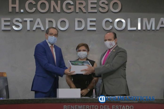 El mandatario estatal entregó su Quinto Informe al Congreso del Estado