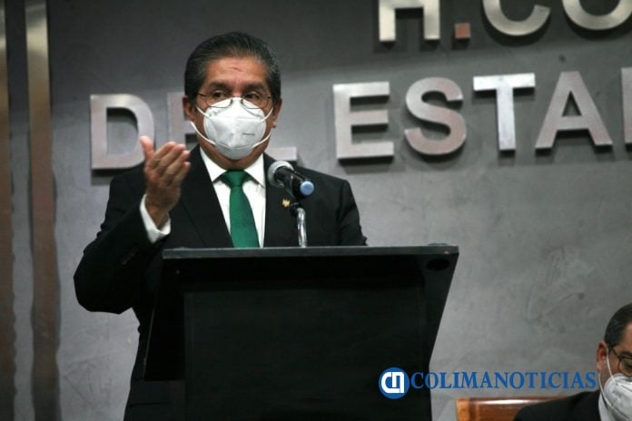 Entrega Congreso a UdeC reconocimiento por trayectoria de 80 años_Rector