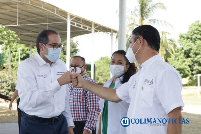 Gobernador entrega becas de internet a estudiantes de Conalep
