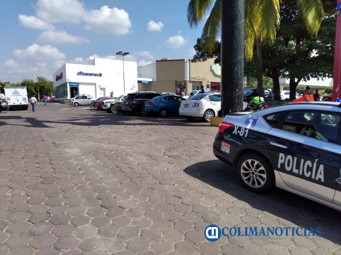 Reportan asalto a un hombre al salir de un banco