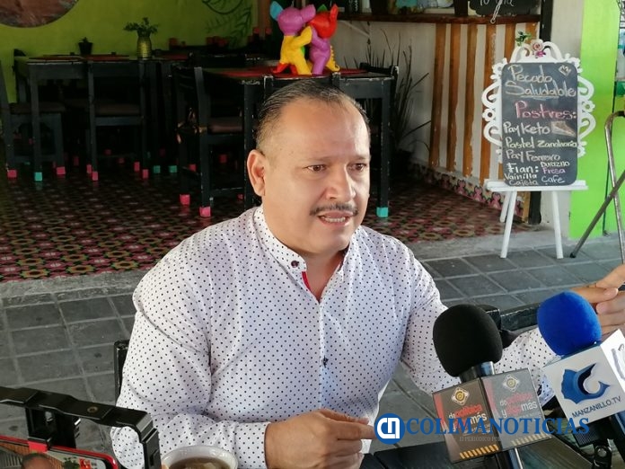 Carlos Zepeda regidor Manzanillo