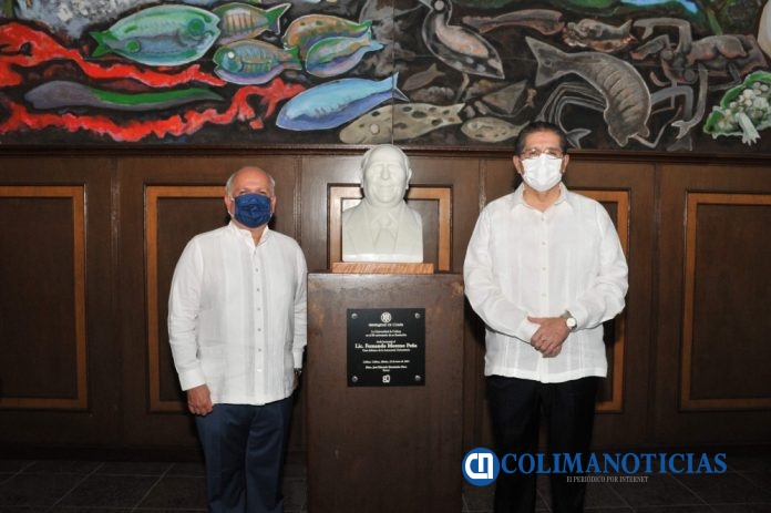 Develan en la UdeC busto de Fernando Moreno_c