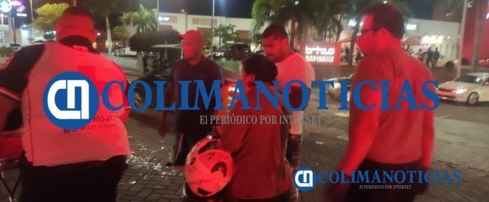 Resultan lesionados al caer de la moto en que viajaban