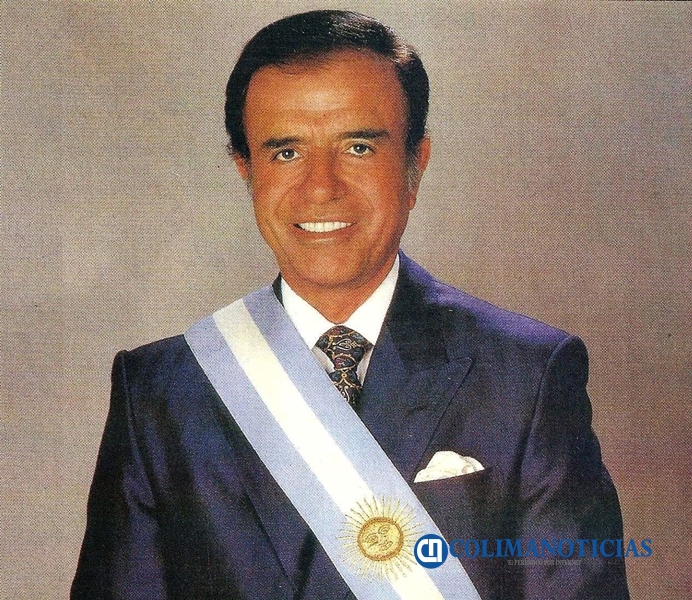 Menem_con_banda_presidencial