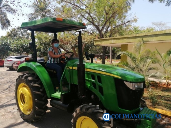 Donan Tractor John Deere a la FCBA_b