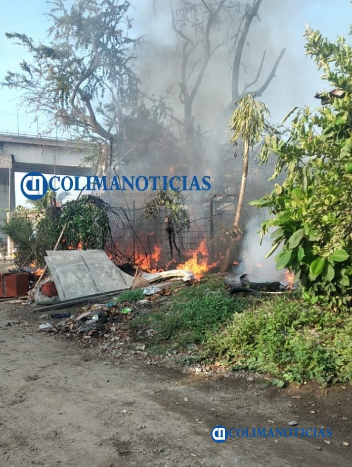Fuego consume vivienda en la colonia Libertad4