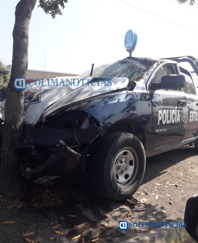 Fuerte choque de una camioneta contra patrulla de la Policía Estatal en el Tercer Anillo Periférico de la Villa