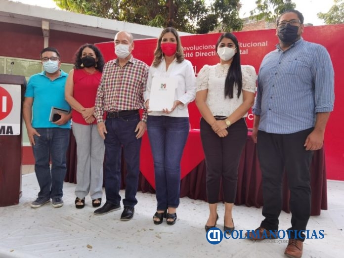 Margarita Moreno se registra PRI