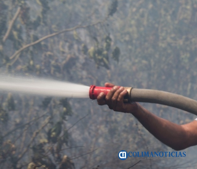 incendio bombero archivo