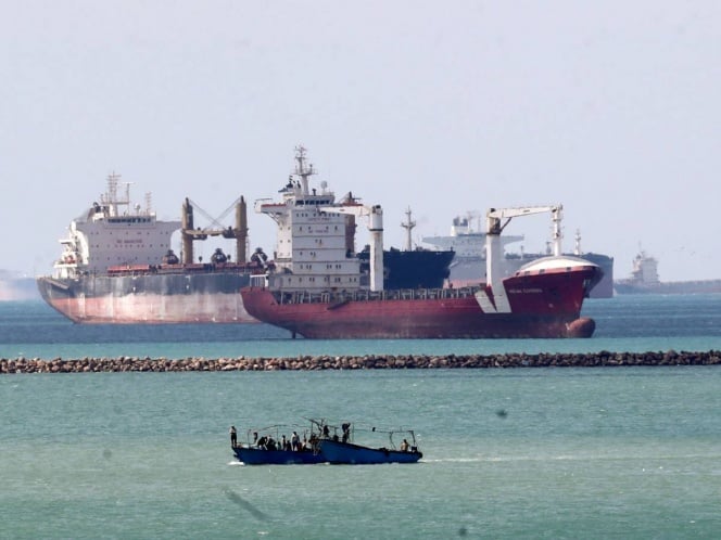Otro 'susto' en el Canal de Suez por buque petrolero