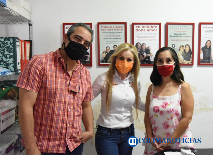 Paty alcaraz con Donadores de Sangre Compulsivos