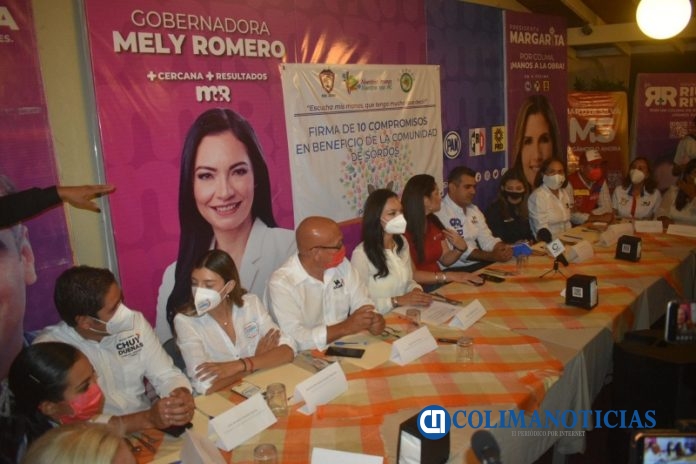 Firma de 10 compromisos en beneficio de la comunidad silente de Colima.
