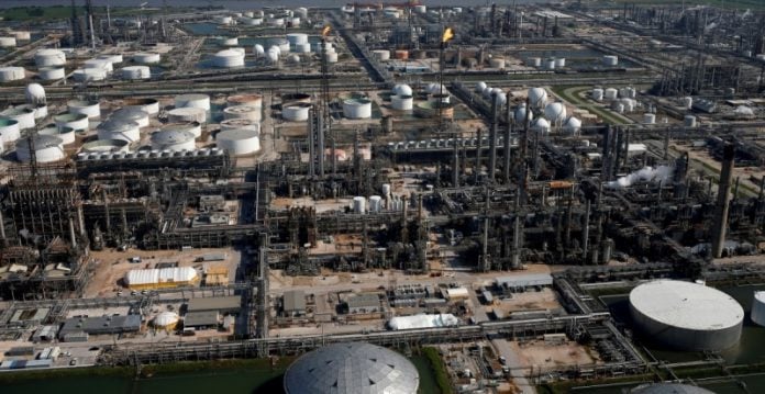 FILE PHOTO: FILE PHOTO: An aerial view of the Shell Deer Park Manufacturing Complex is seen in Deer Park, Texas,