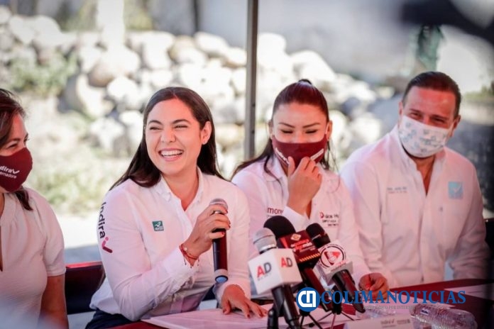 indira vizcaino en rueda de prensa