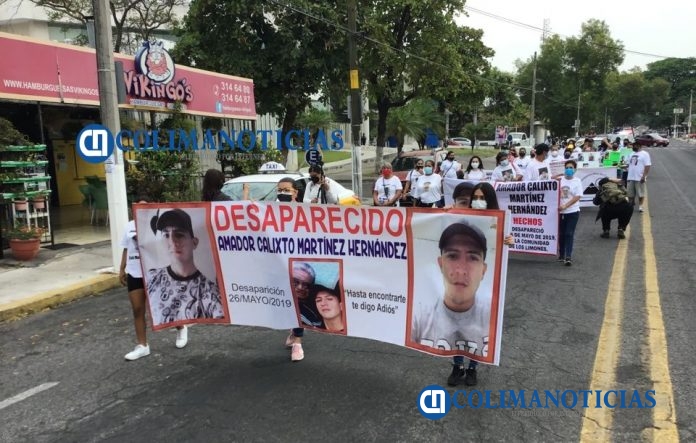 madres-de-familia-marchan-por-sus-hijos-desaparecidos-en-Colima-1