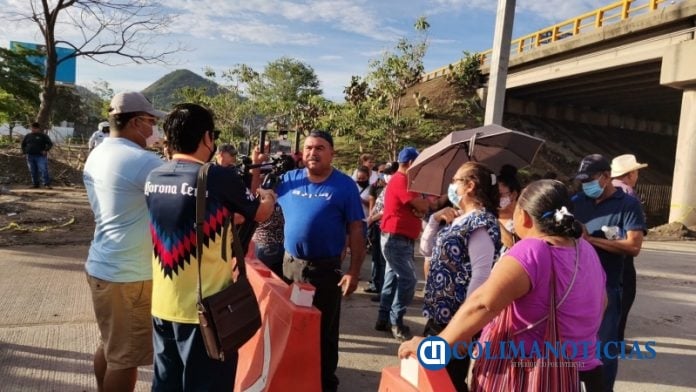 Bloquean acceso al puerto familias de Jalipa, Francisco Villa y Punta de Agua3