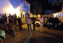Detienen en Comala a ‘mapaches’, presuntas gentes de Morena repartiendo panfletos