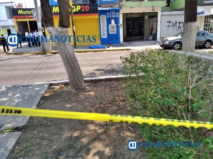 Hombre fue asesinado a balazos sobre la avenida De Los Maestros en Colima