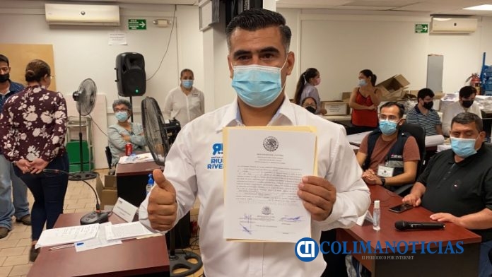 Riult Rivera recibe constancia que lo acredita como virtual Diputado Federal electo en el Primer Distrito2