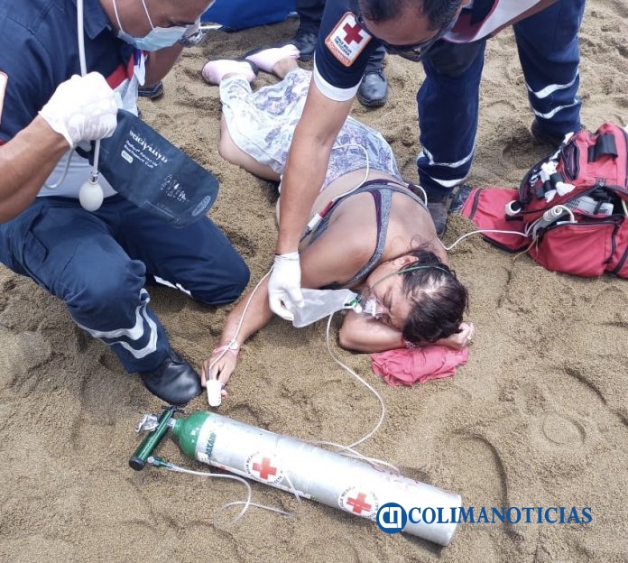 rescate de mujer en playa