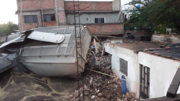 volcadura de un tren de 108 vagones en San Isidro Mazatepec