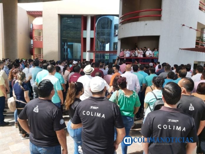 Sindicalizados exigen pago de prestaciones diversas al gobierno estatal