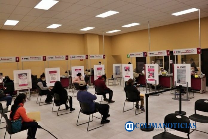 tramitando credencial de elector