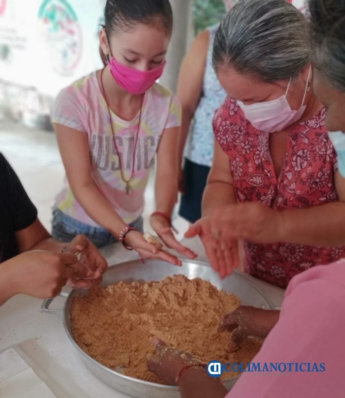 En la comunidad de Las Conchas imparten curso de industrializacion de cacahuate de modo artesanal