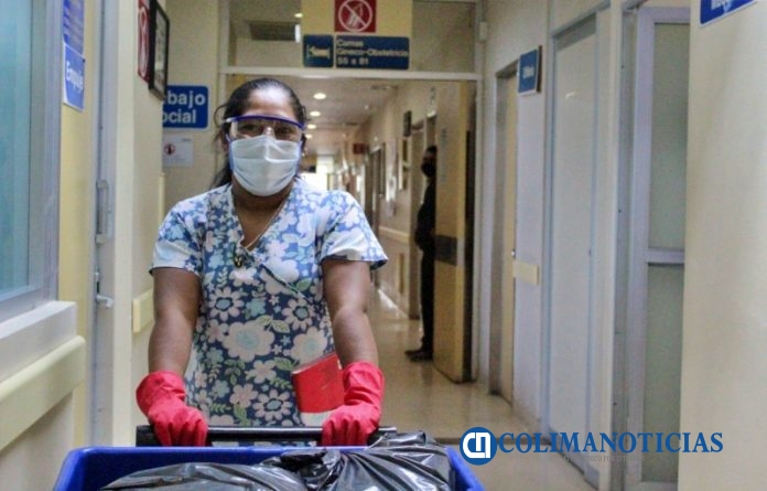 trabajadora centro salud covid