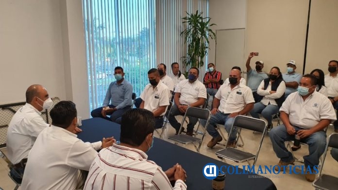 Acuerdan autoridades de Ciapacov y trabajadores el 'No Paro de Labores'