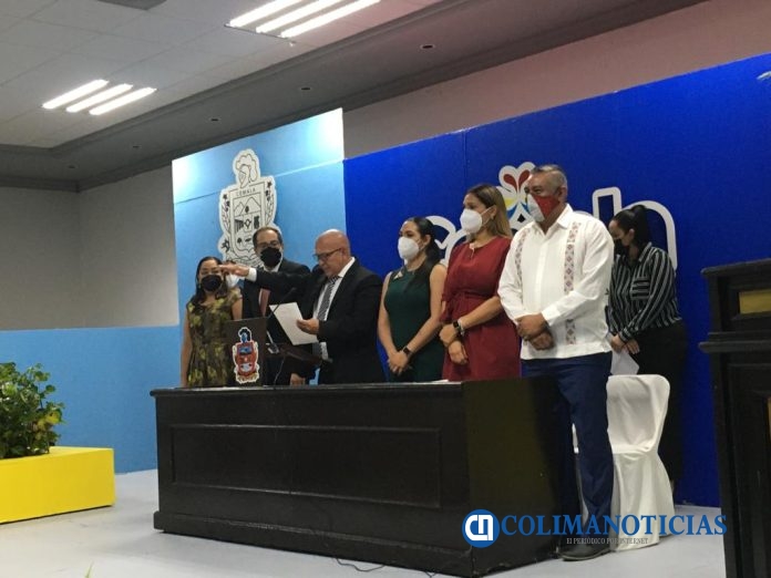 Michel Santana toma protesta
