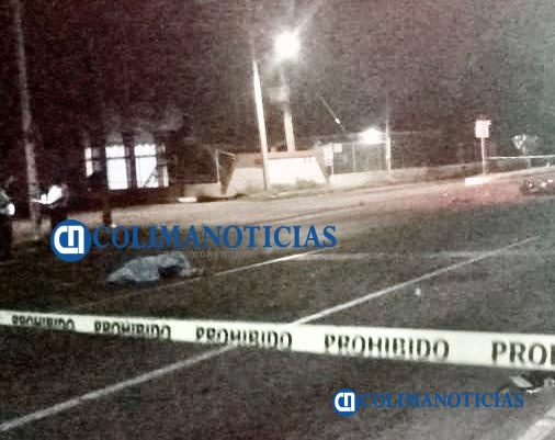 Tsuru atropella a motociclista y muere