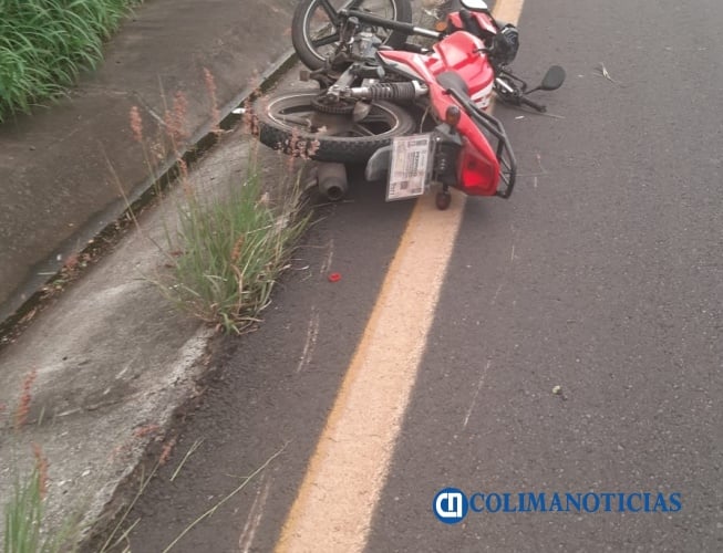 motocilcista muere al caer