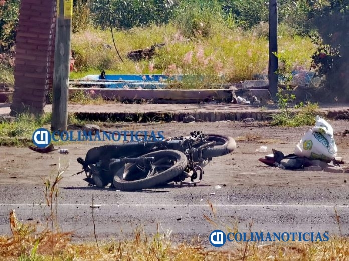 Grave motociclista al ser embestido por una camioneta en la colonia Ma. Esther Zuno
