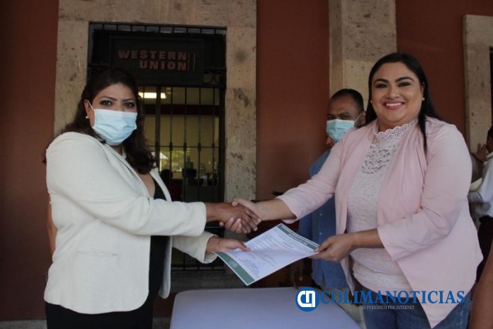Reciben constancias aspirantes a autoridades auxiliares
