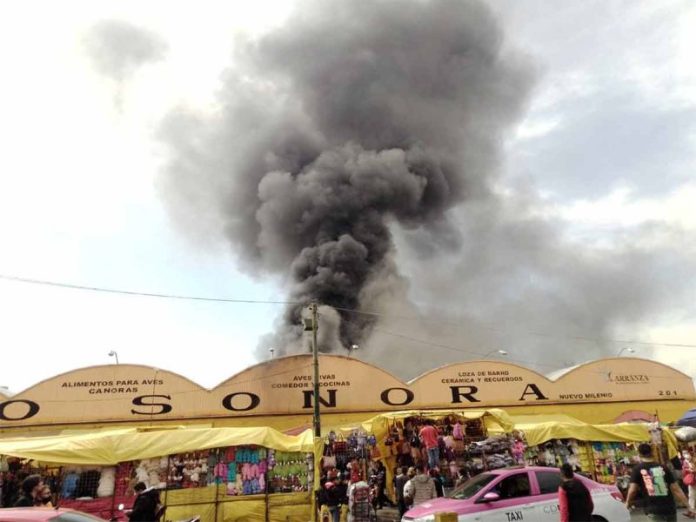Se incendia mercado de Sonora en la CDMX