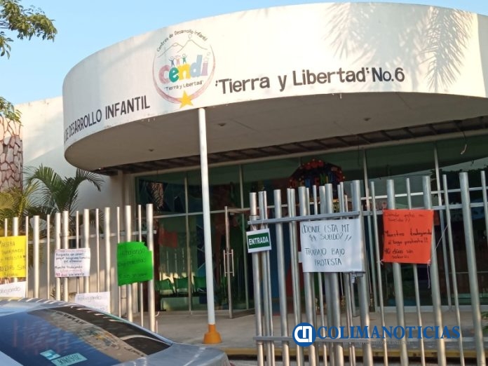 Trabajadoras del CENDI protestan por la falta de pago (1)