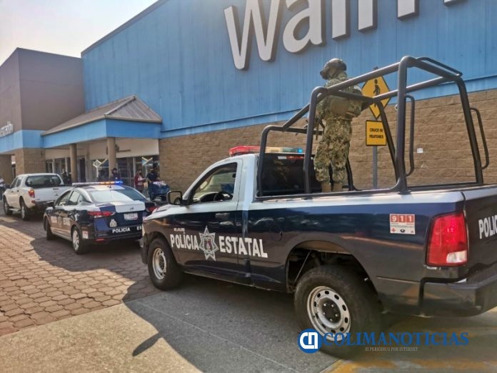policia estatal en walmart colima