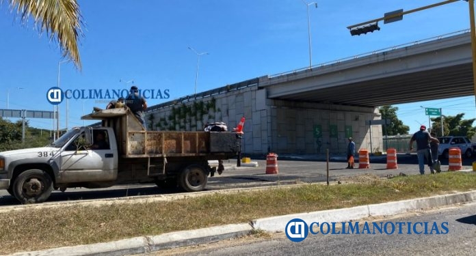 tapan el bache en tercer anillo frente al complejo administrativo